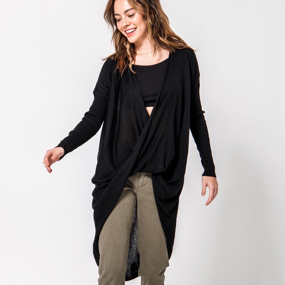 ✨️SALE✨️ Boutique NWT Crossover High Low Top